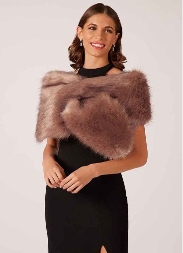 Syekd Sincerity Faux Fur Wrap