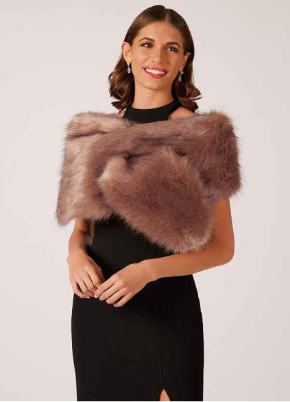 Syekd Sincerity Faux Fur Wrap Syekd Sincerity Faux Fur Wrap