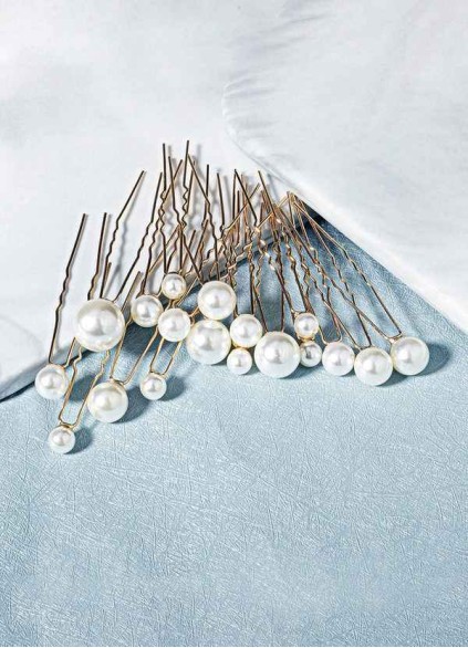 Singular Pearl Hairpins Set Singular Pearl Hairpins Set
