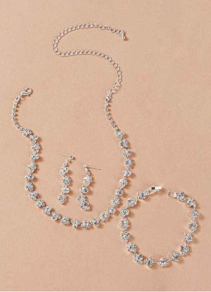 Elegant and Exquisite Crystal Jewelry Set Elegant and Exquisite Crystal Jewelry Set