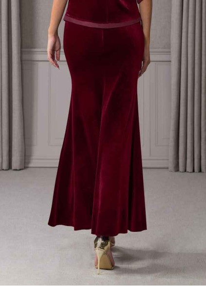 Syekd Zana Velvet Skirt
( Final Sale ) Syekd Zana Velvet Skirt
( Final Sale )