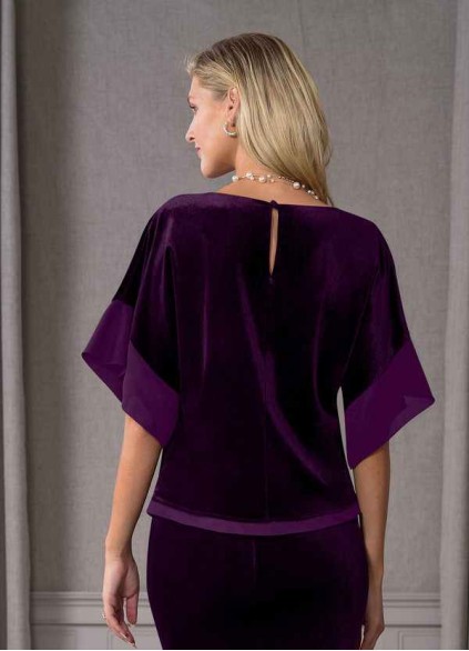 Syekd Fianna Velvet Blouse
( Final Sale ) Syekd Fianna Velvet Blouse
( Final Sale )