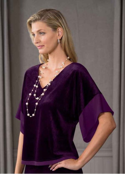 Syekd Fianna Velvet Blouse
( Final Sale ) Syekd Fianna Velvet Blouse
( Final Sale )