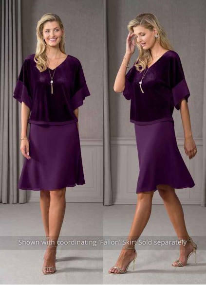 Syekd Fianna Velvet Blouse
( Final Sale ) Syekd Fianna Velvet Blouse
( Final Sale )