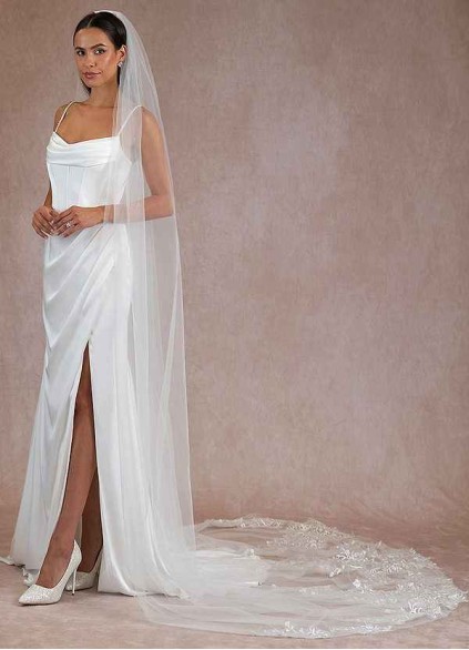 Adela Veil Adela Veil