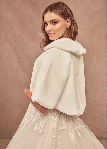 Syekd Faith Faux Fur Wrap